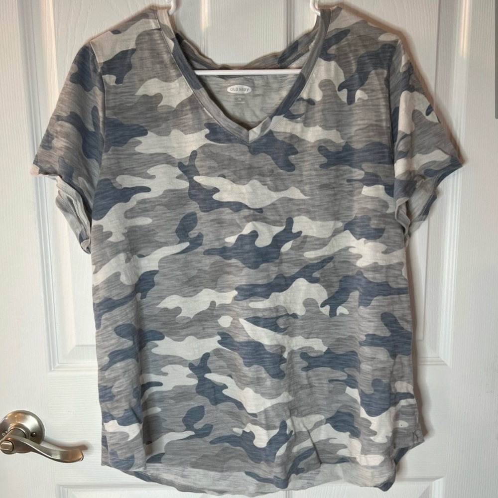 Old Navy Camouflage Women’s T-shirt XXL
